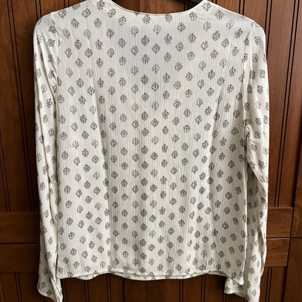 NWT Eddie Bauer Long Sleeve Thistle Faux Wrap Top Size S - Picture 2 of 7